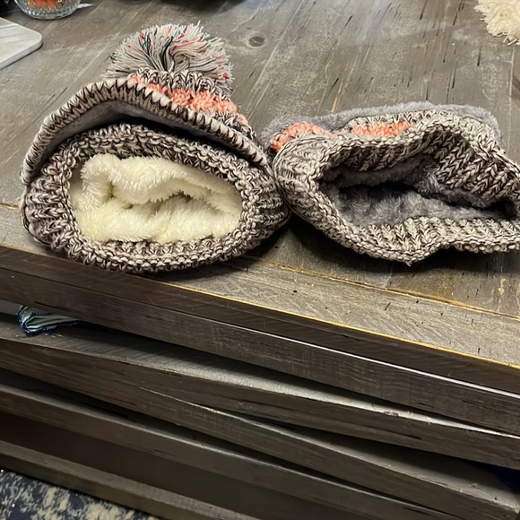 Snow beanie cap with mask and matching neck warmer - Picture 4 of 5